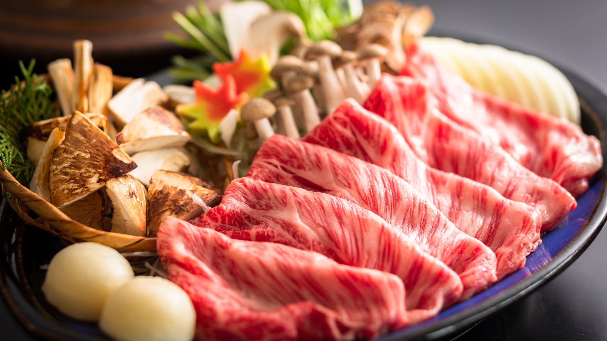 松茸と黒毛和牛の肉鍋会席　肉鍋／一例