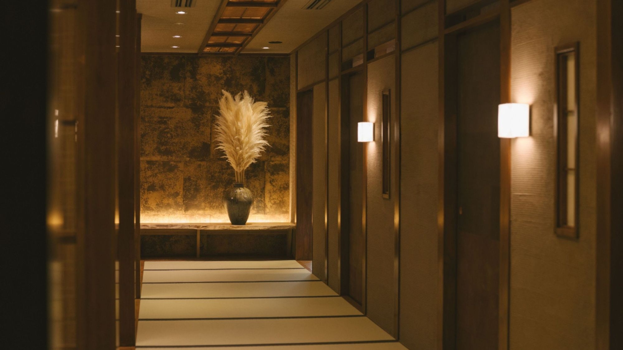 【冬】日本海の冬の旬、活松葉蟹と銘牛、そしてこだわりの一皿を愉しむ蟹会席【AG】