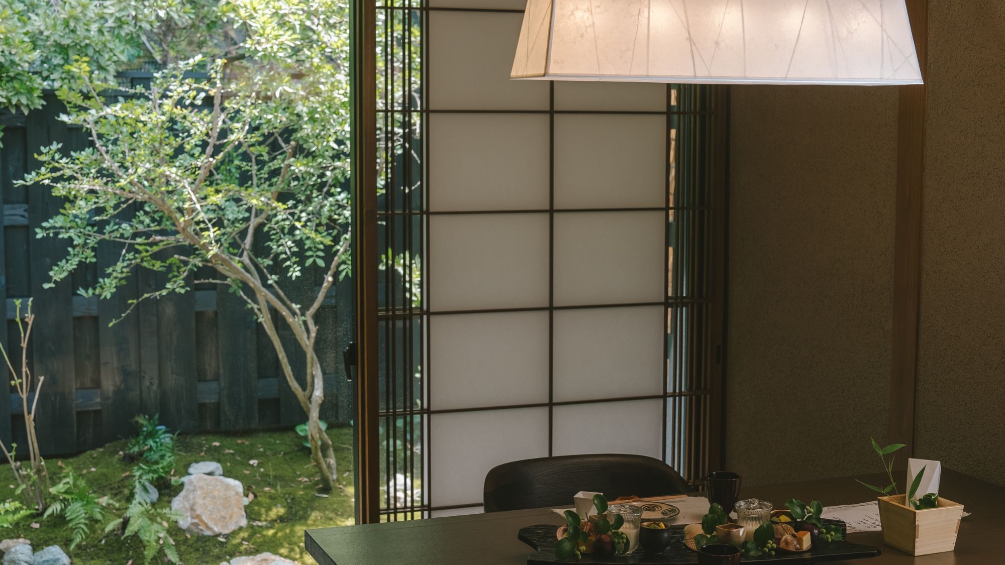 【冬さき楽30】日本海の冬の旬、活松葉蟹と銘牛、そしてこだわりの一皿を愉しむ蟹会席【AG】