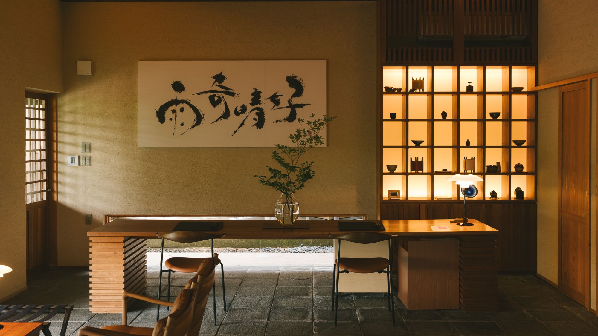 チェックイン・チェックアウトはここ寄付にて