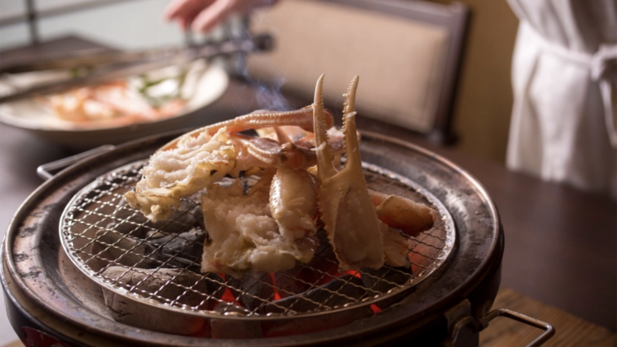 【夕餉 冬】丁寧に焼き上げた熱々の焼き蟹を香りと共に[一例]
