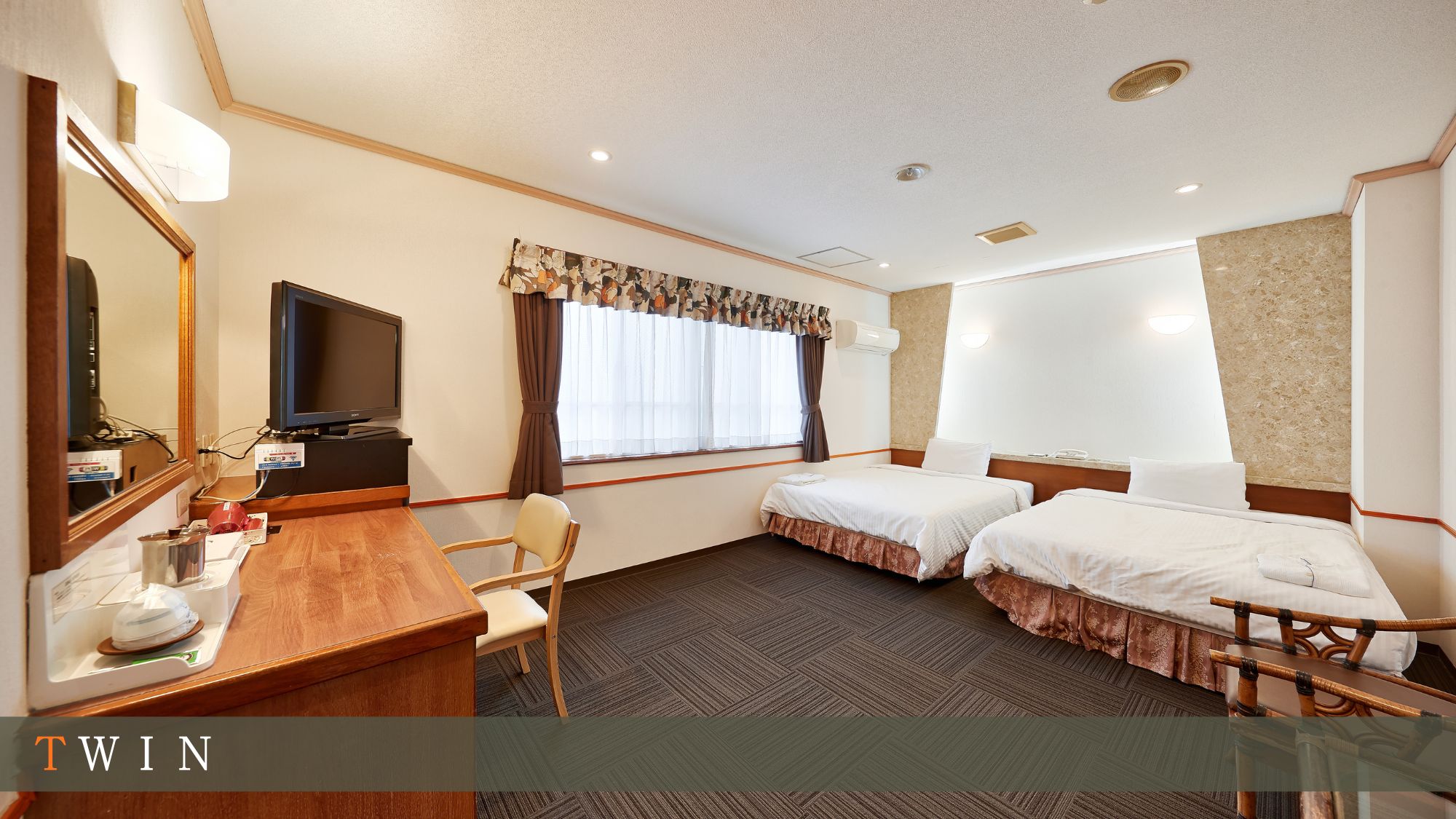 【ツイン/22～27㎡】シングルベッド2台。お二人でゆったり寛げる広々ルーム。