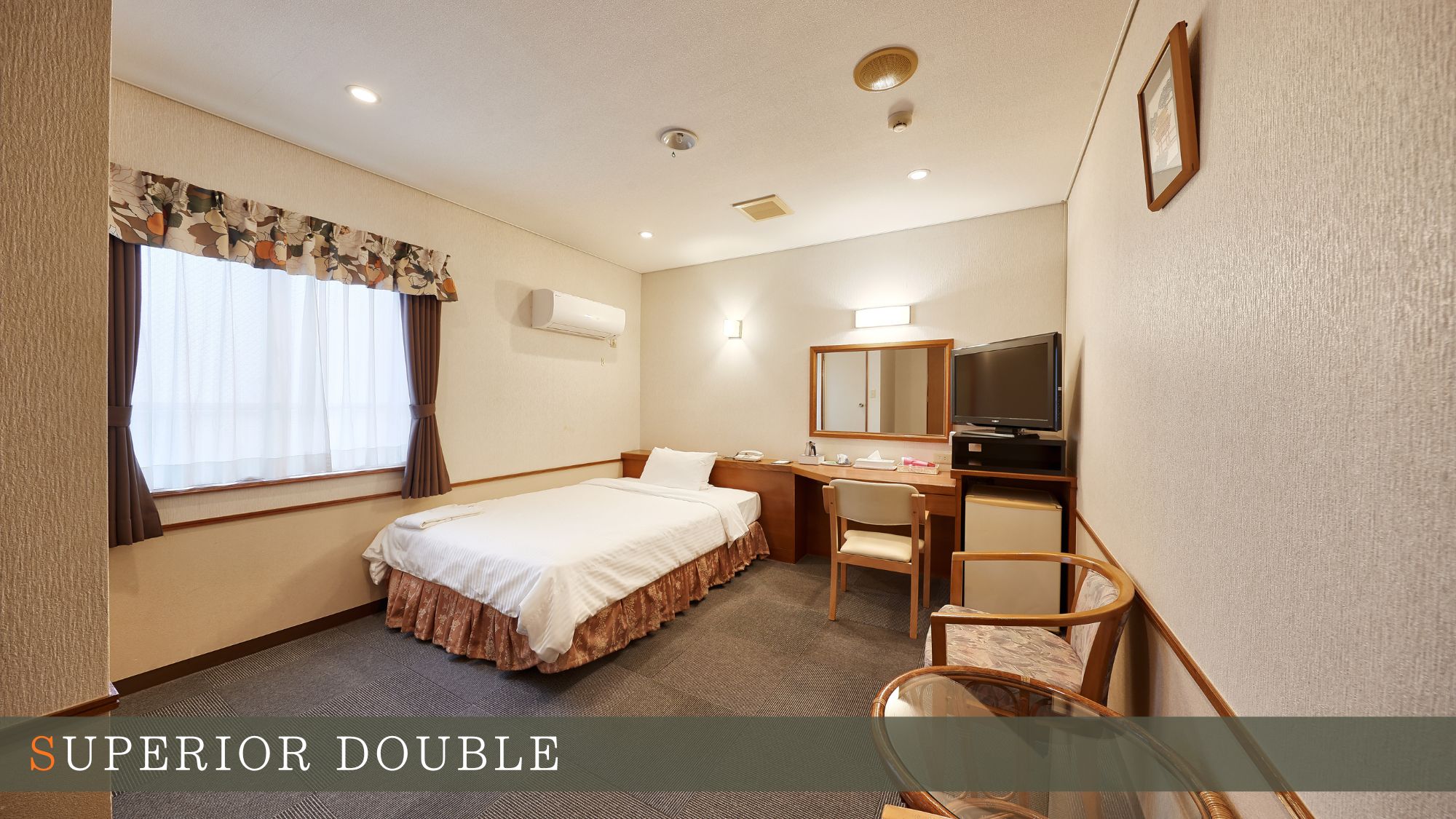 【スーペリアダブル/19～22㎡】スーツケースも広げられる広さ！ゆったりとした客室です。