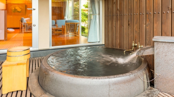 【リニューアルした温泉露天風呂付き客室が☆最大３３％ＯＦＦ♪】お日にち限定企画！離れ専用会席をご堪能