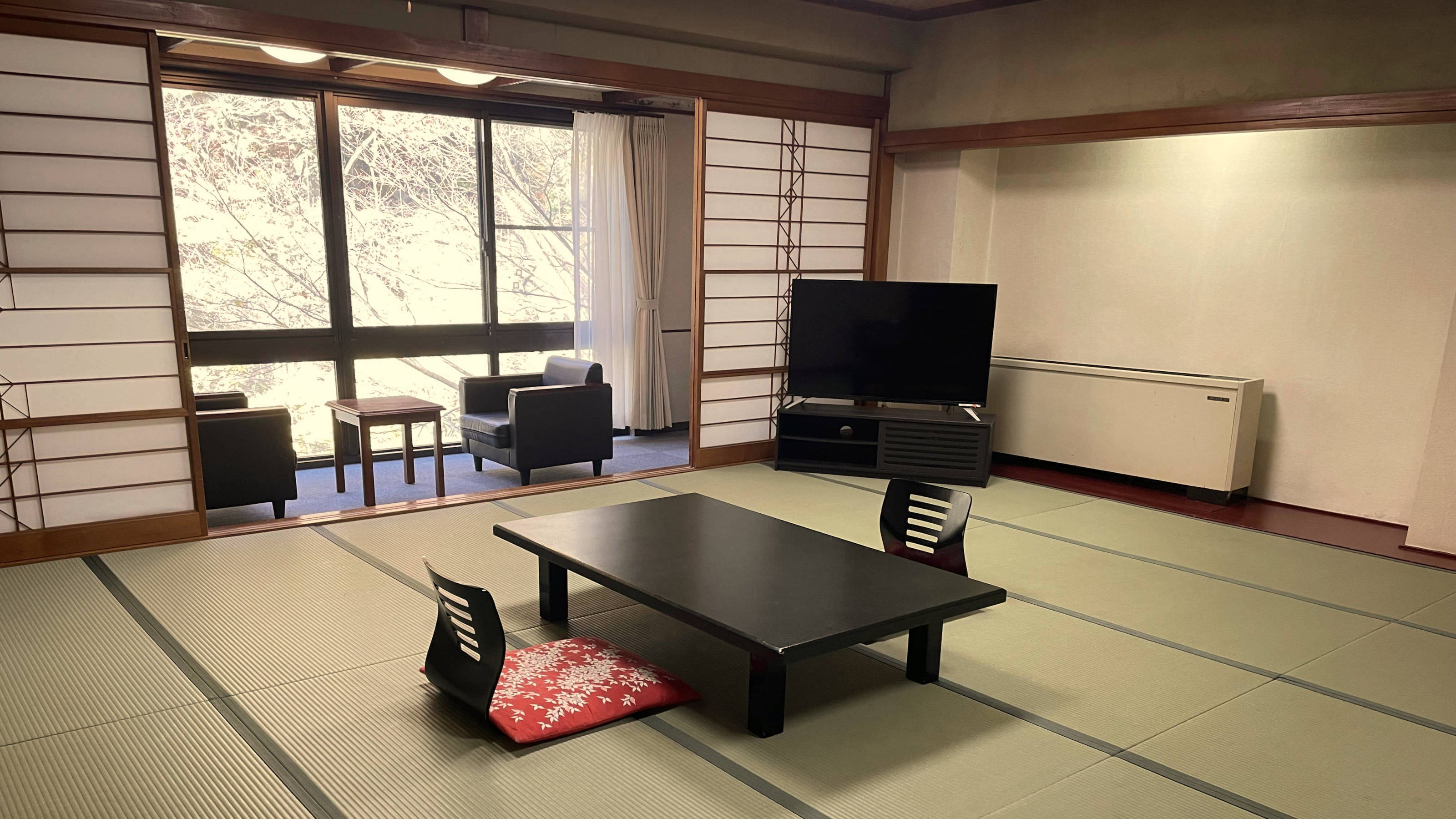 【柳の館】和室16畳（アウトバス）