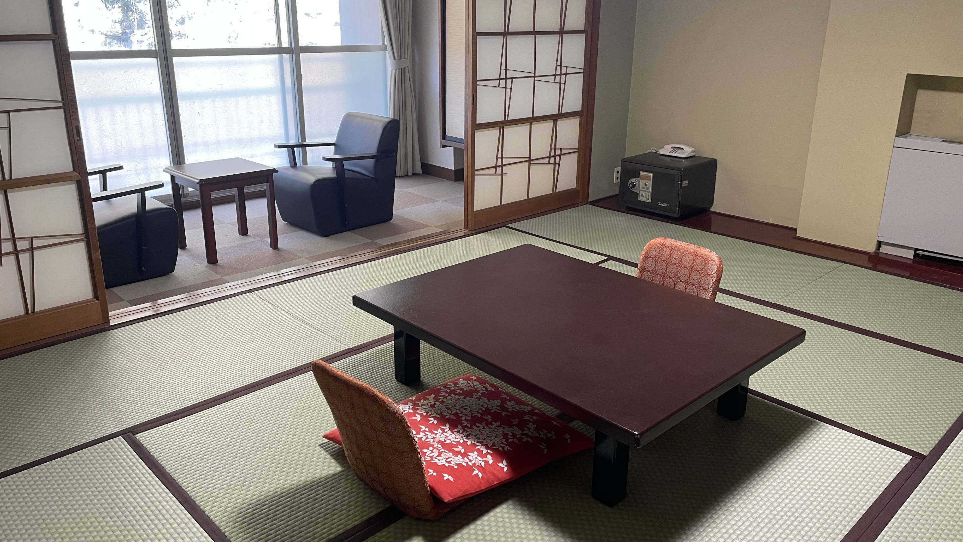 【柳の館】和室10畳（アウトバス）