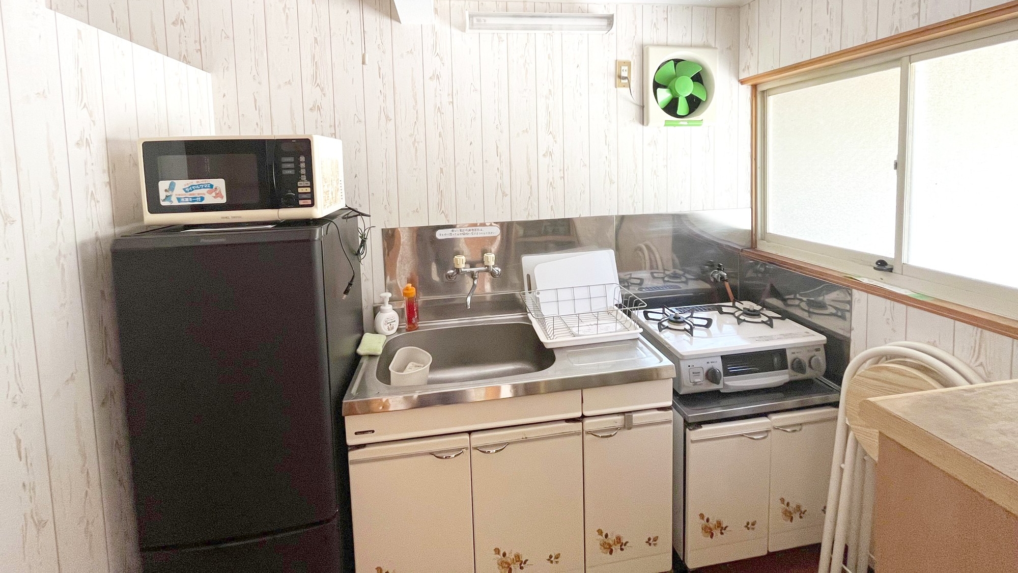 *客室一例／コンドミニアム専用のキッチンで地元食材を使ってクッキング！