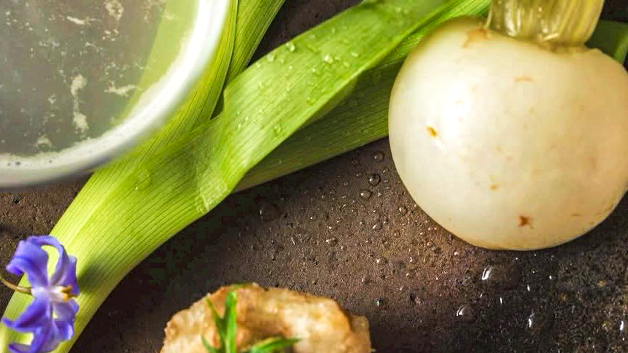 地元志賀高原で採れたものを季節に応じてお出ししております。