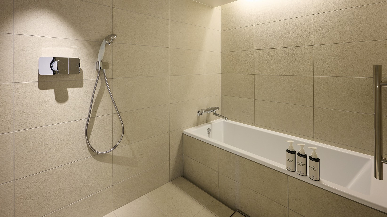 客室最上階プラザツインのバスルーム