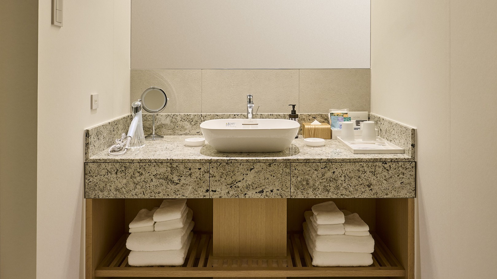 客室最上階プラザツインのバスルーム