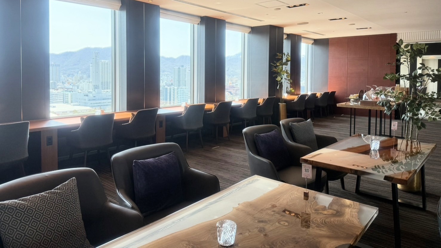 ホテル最上階に位置する、プラザフロア・プレミアフロアのお客様専用クラブラウンジ