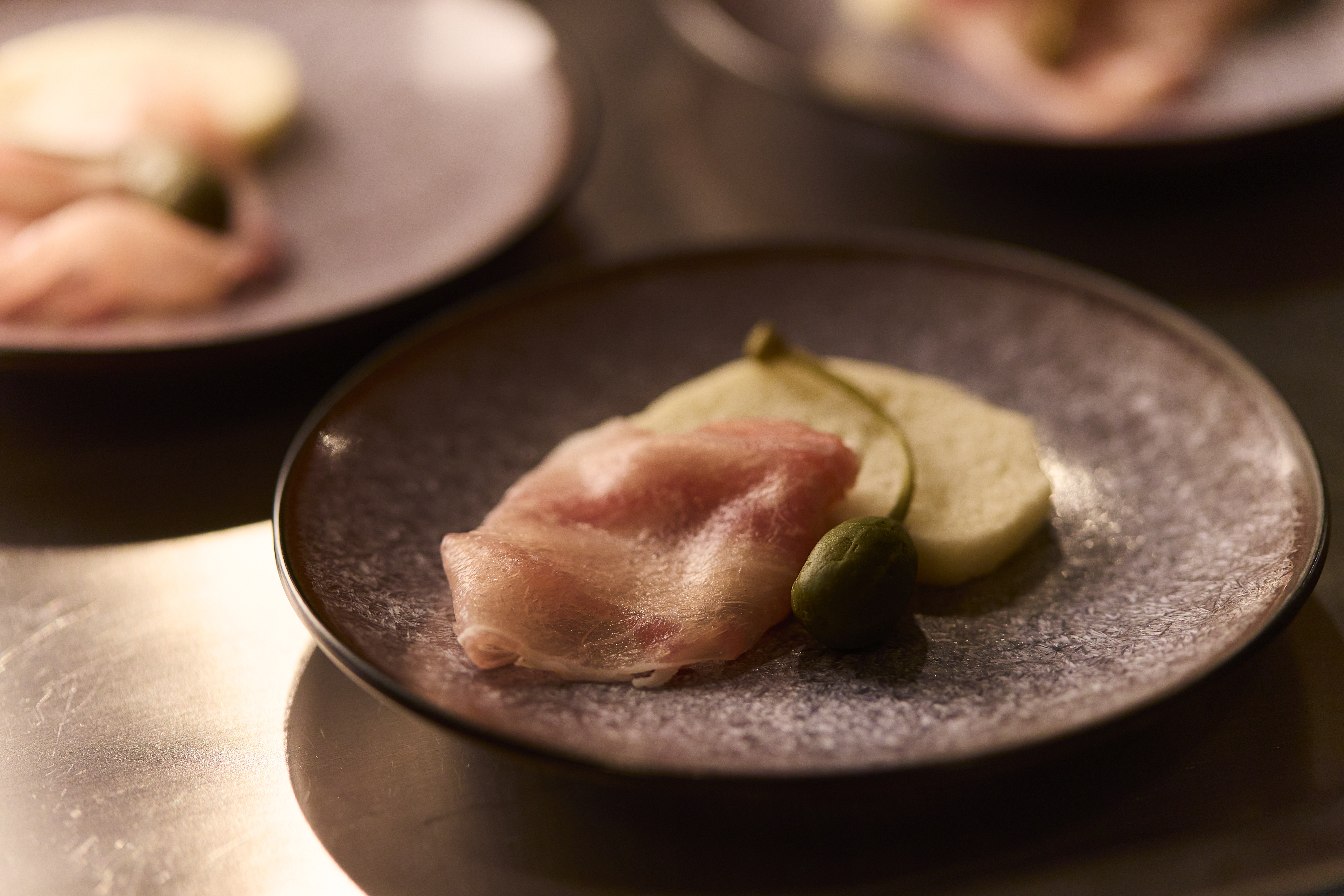 【クラブラウンジ】ワインに合うおつまみもございます（17時～21時）