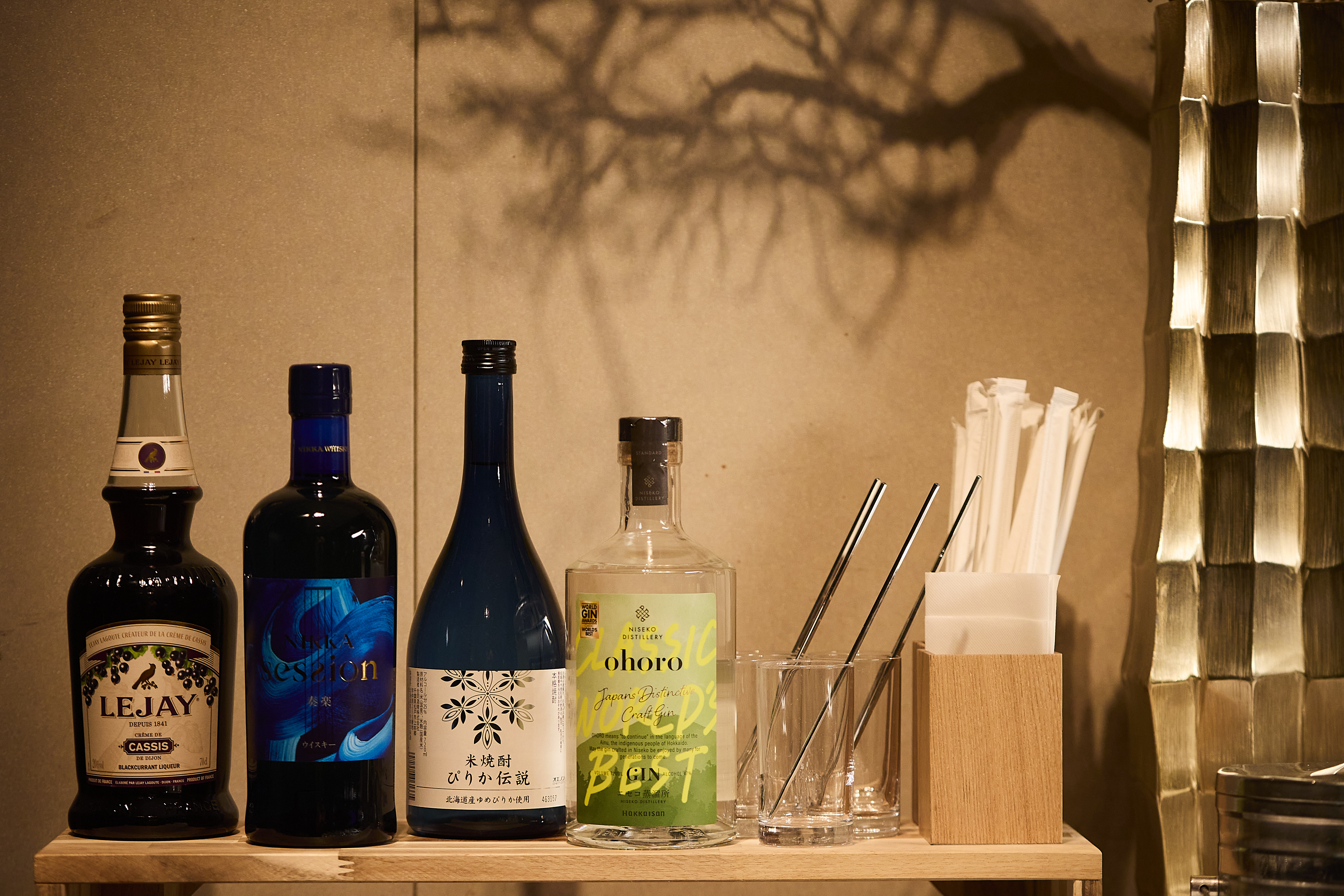 クラブラウンジでは、スパークリングワインをはじめとしたアルコールもご用意しております