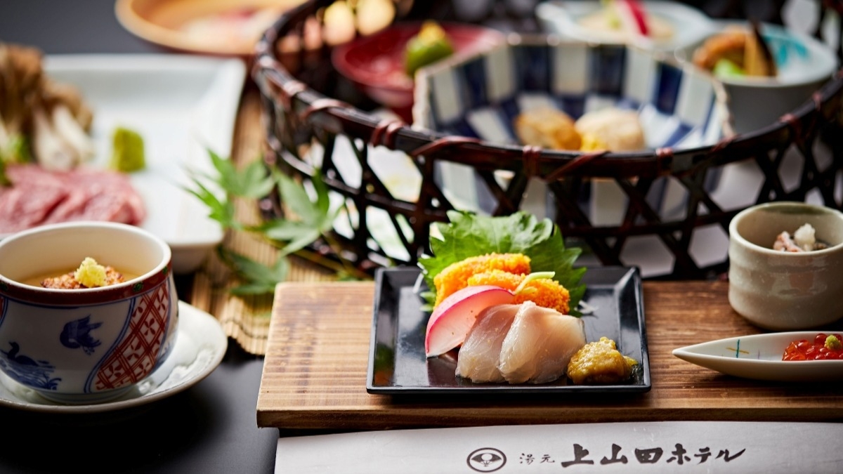 【信州牛ステーキ付信州山里御膳】≪2食付≫信州牛と旬彩盛りの会席と源泉かけ流し温泉を愉しむ