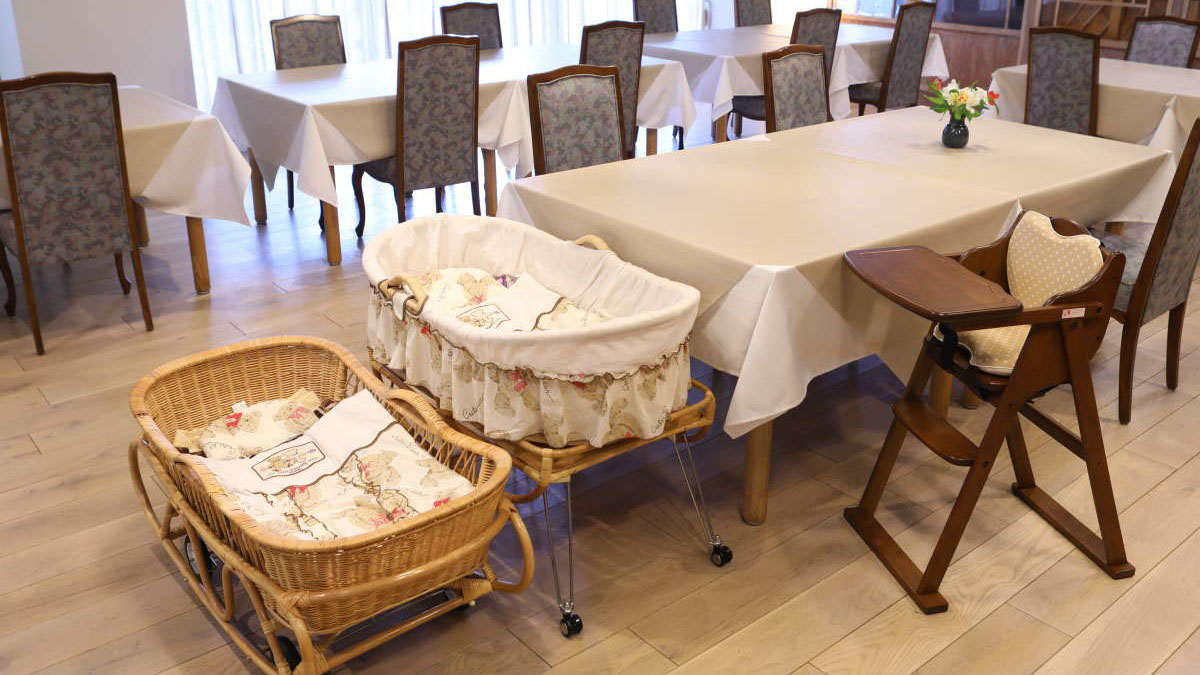 ■お食事処には、お子様や赤ちゃんのお席もご用意いたします【１Fフレンチレストラン】