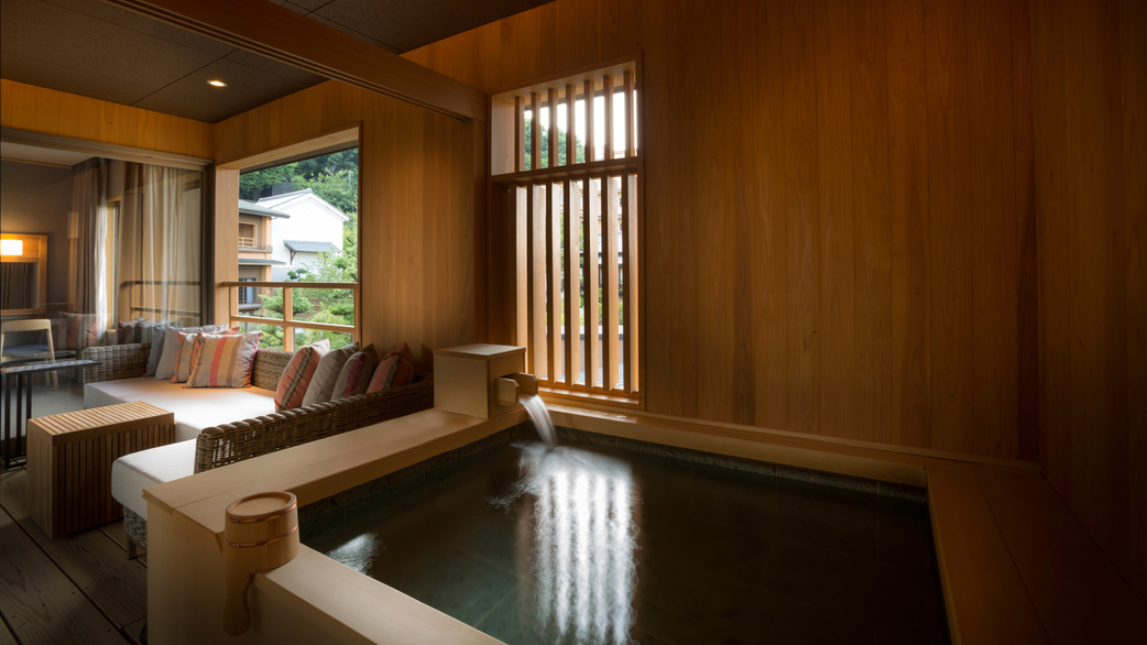 【山翠閣/専有露天風呂付和洋室Ａ】日本庭園を眺めながら贅沢な温泉時間を
