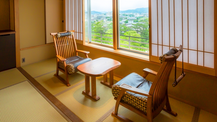 【富士見台/和室(讃岐平野側)】眼下には金刀比羅宮のお旅所が(一例)