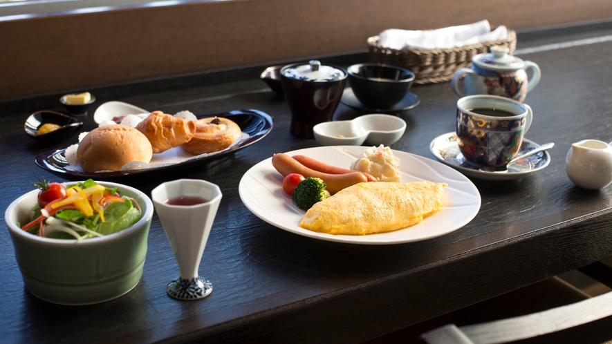 朝食は和食の他に軽食や洋食も(イメージ)