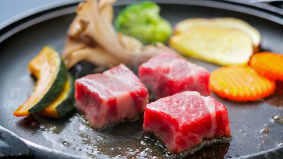 【伊予牛陶板焼き付】磯花の膳｜伊予牛の旨みを陶板焼きで味わう瀬戸内の幸会席〈2食付〉