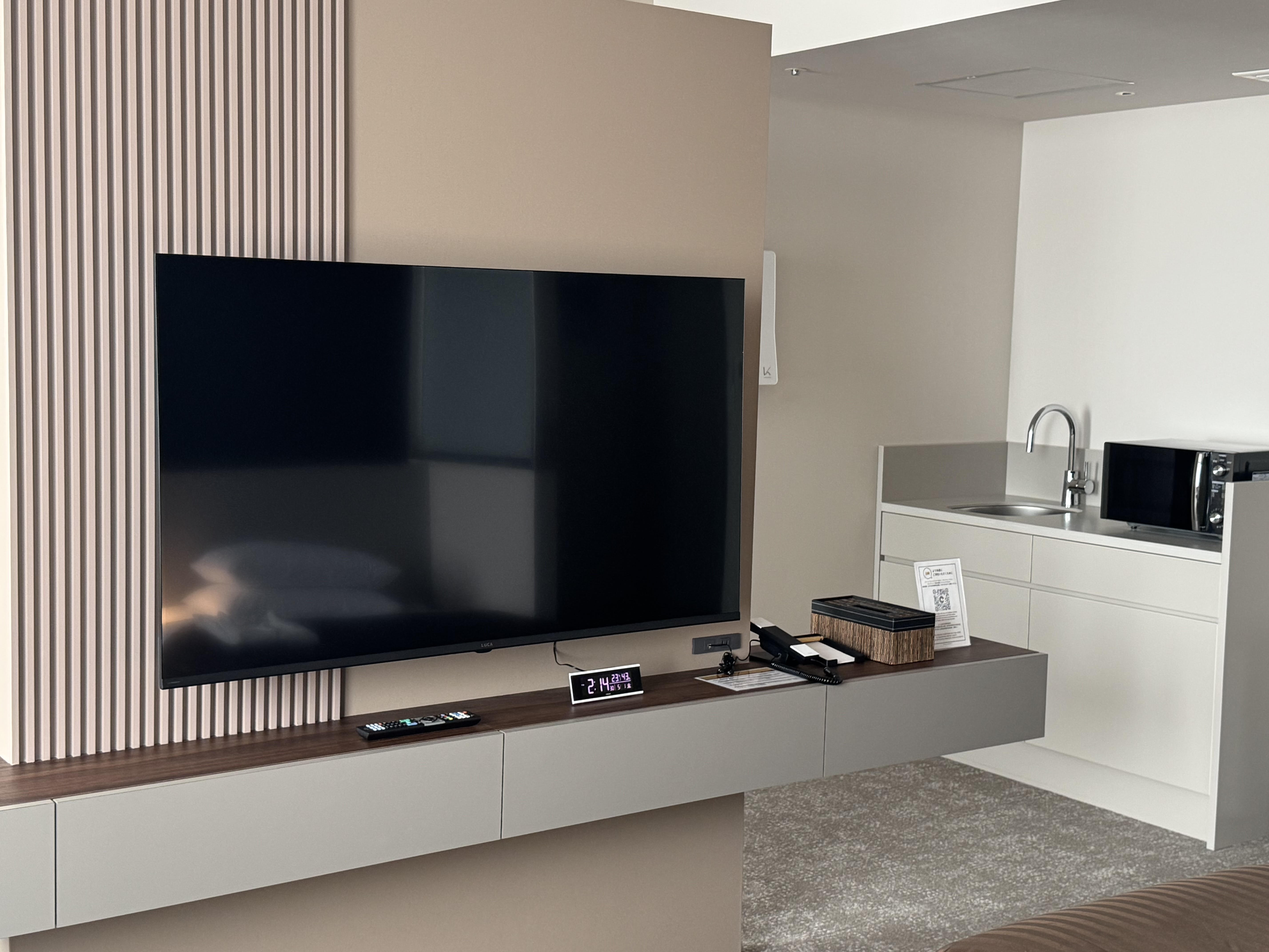 エグゼクティブコネクティングルームの55インチスマートテレビ！
