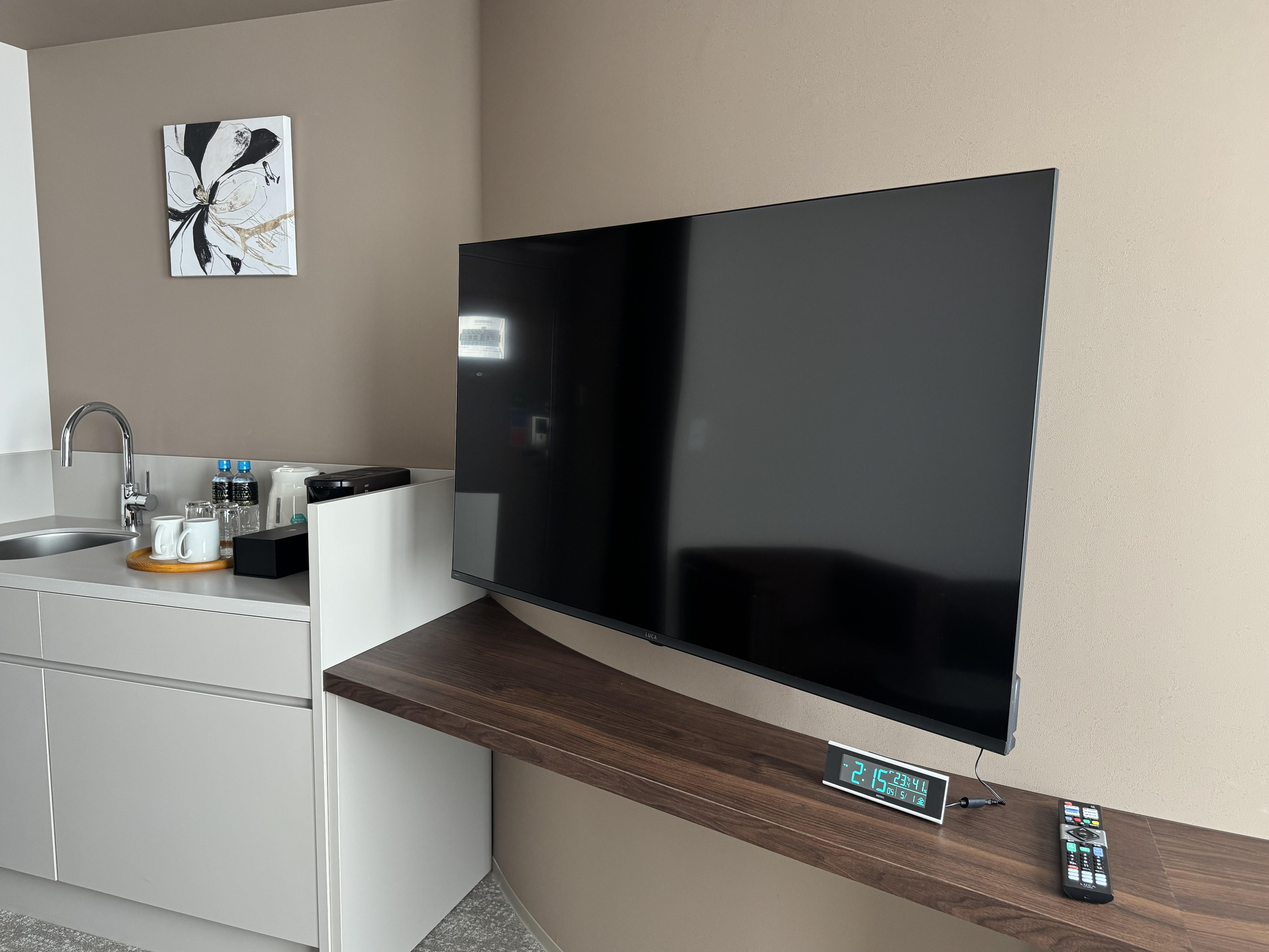 エグゼクティブコネクティングルームの55インチスマートテレビ！