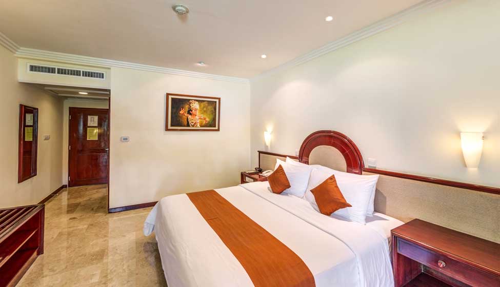 １階プライベートガーデン プールビュー