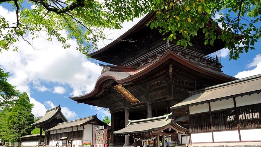 写真提供：熊本県観光連盟　阿蘇神社
