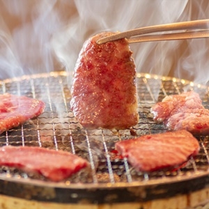 【ボリューム満点焼肉コース（2食付）】ジュージュー焼いてお肉の食べ比べ