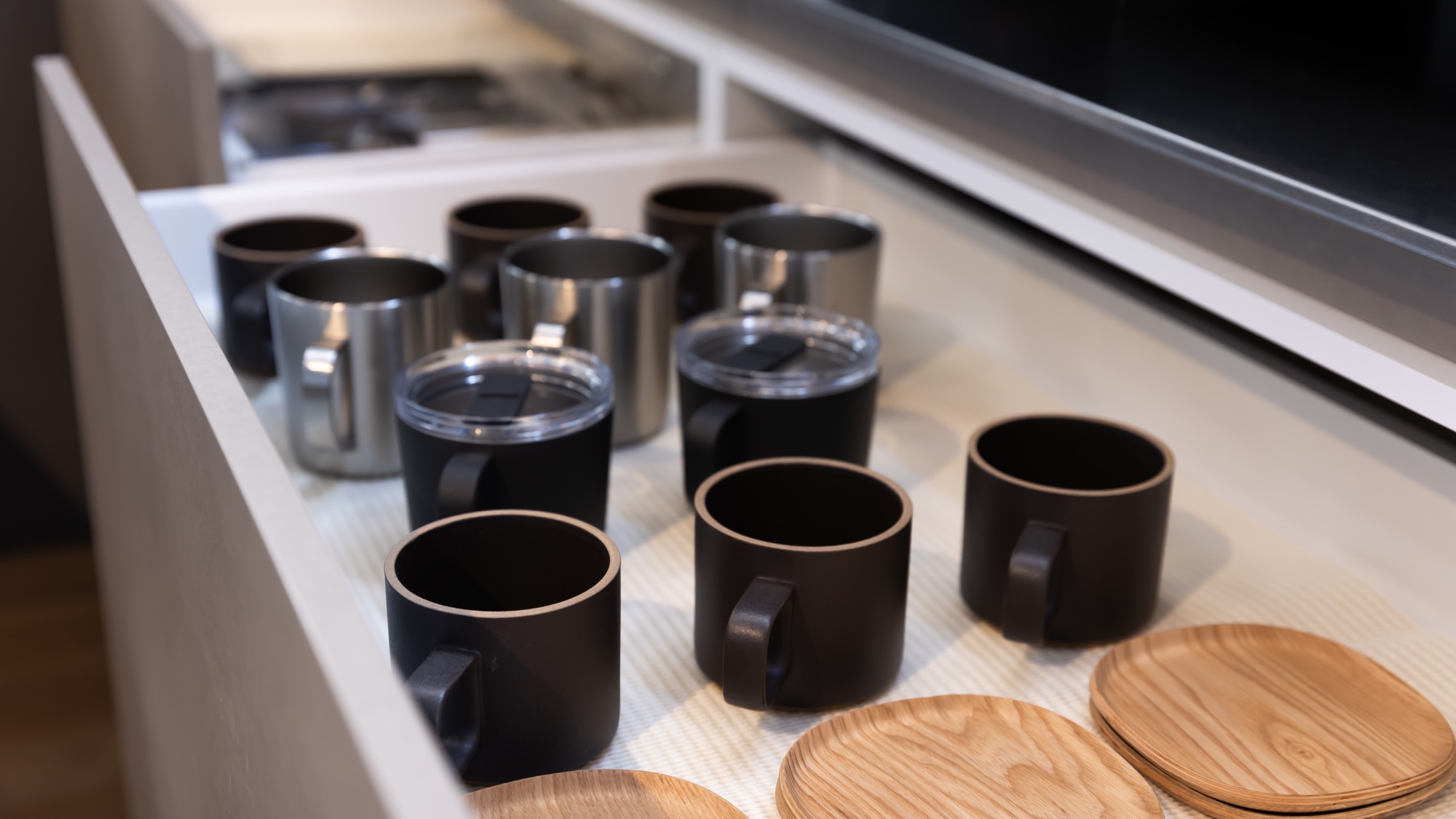 【設備】食器や各種調理器具を揃えております