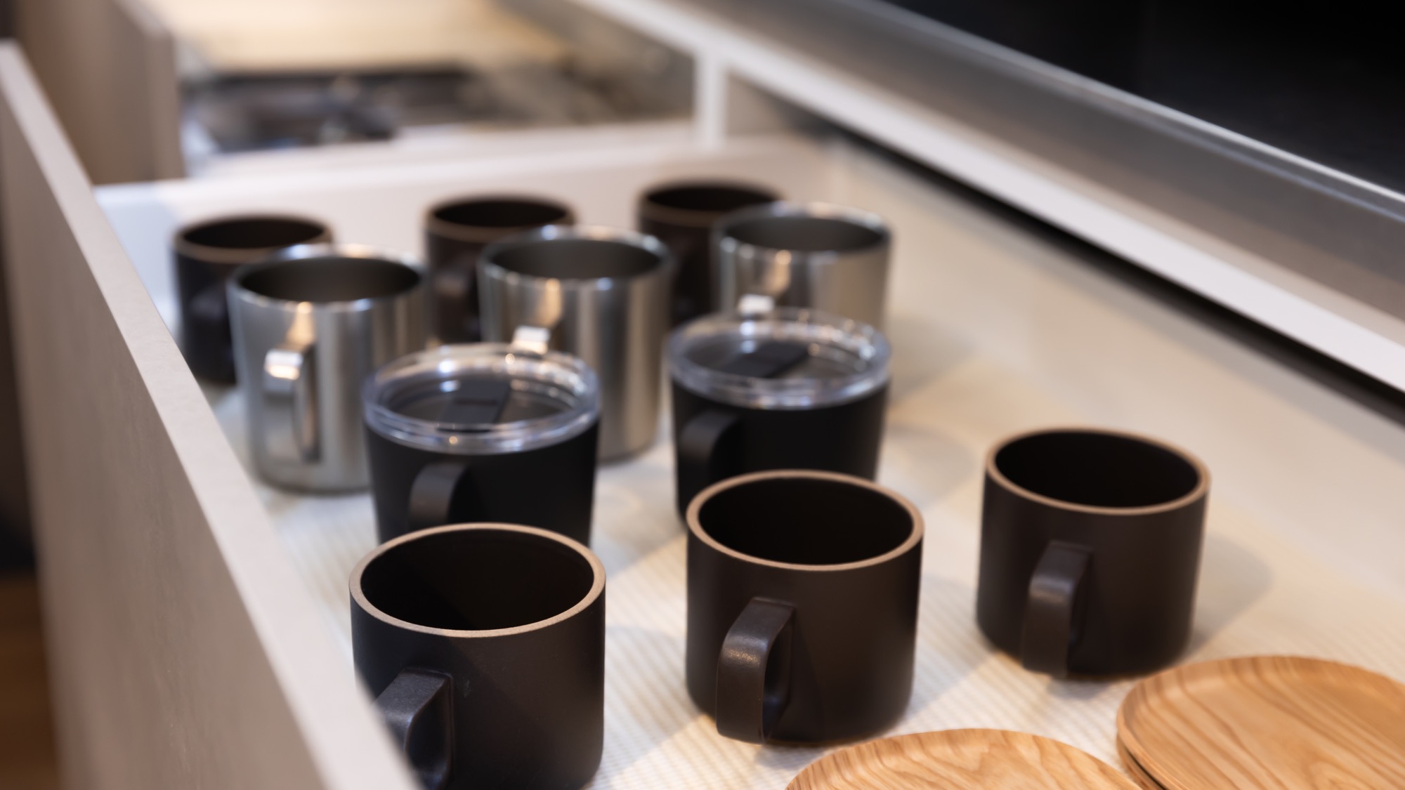 【設備】食器や各種調理器具を揃えております