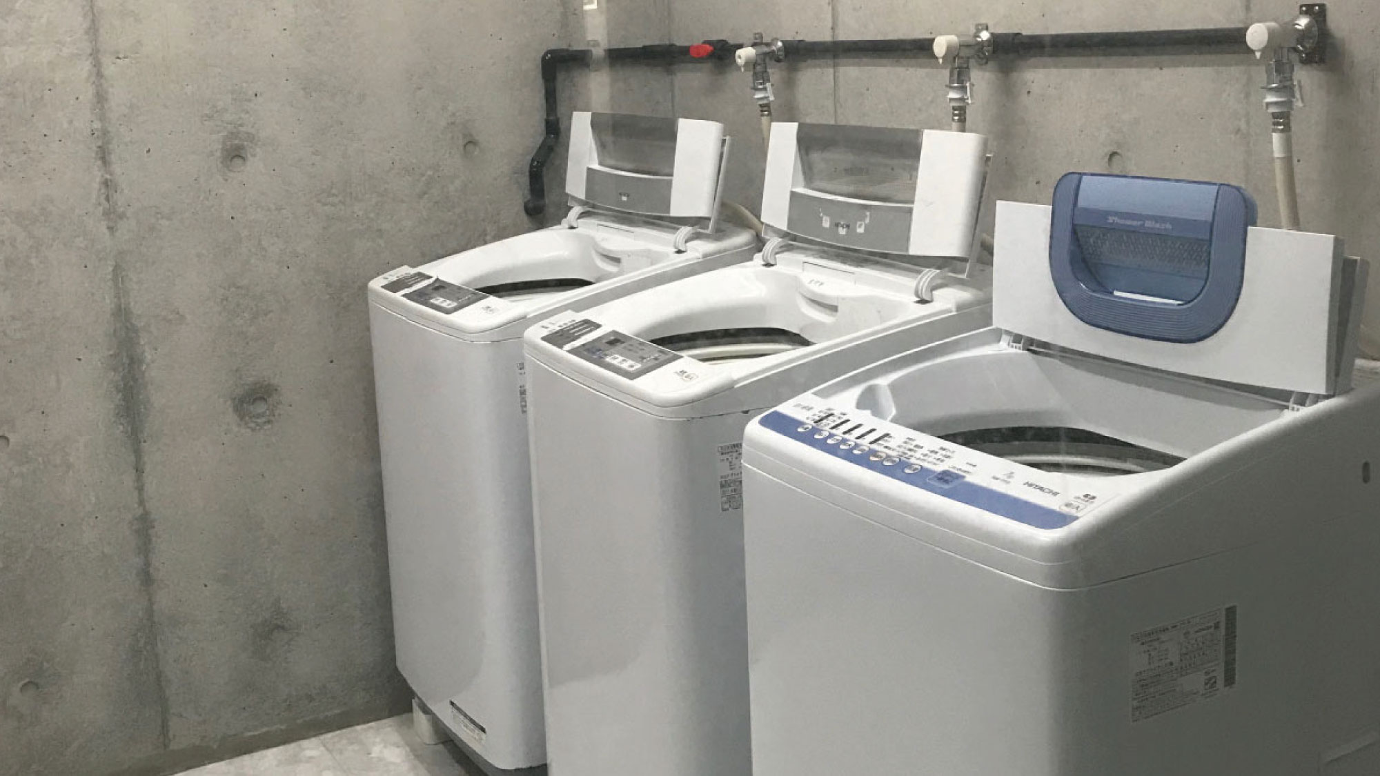 【本館】２Fランドリールーム　洗濯機無料／洗剤なし　フロントにて洗剤1袋60円販売有