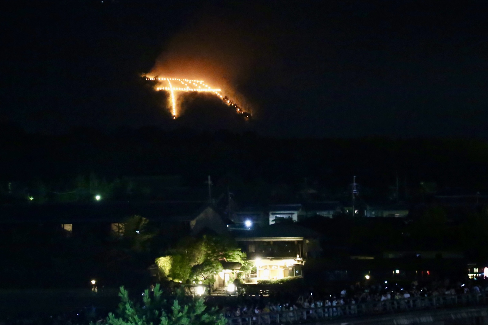 ★嵐山灯籠流し・五山送り火特別鑑賞★ 素泊まりプラン　冷蔵庫内のドリンク全て無料！大文字限定お菓子付
