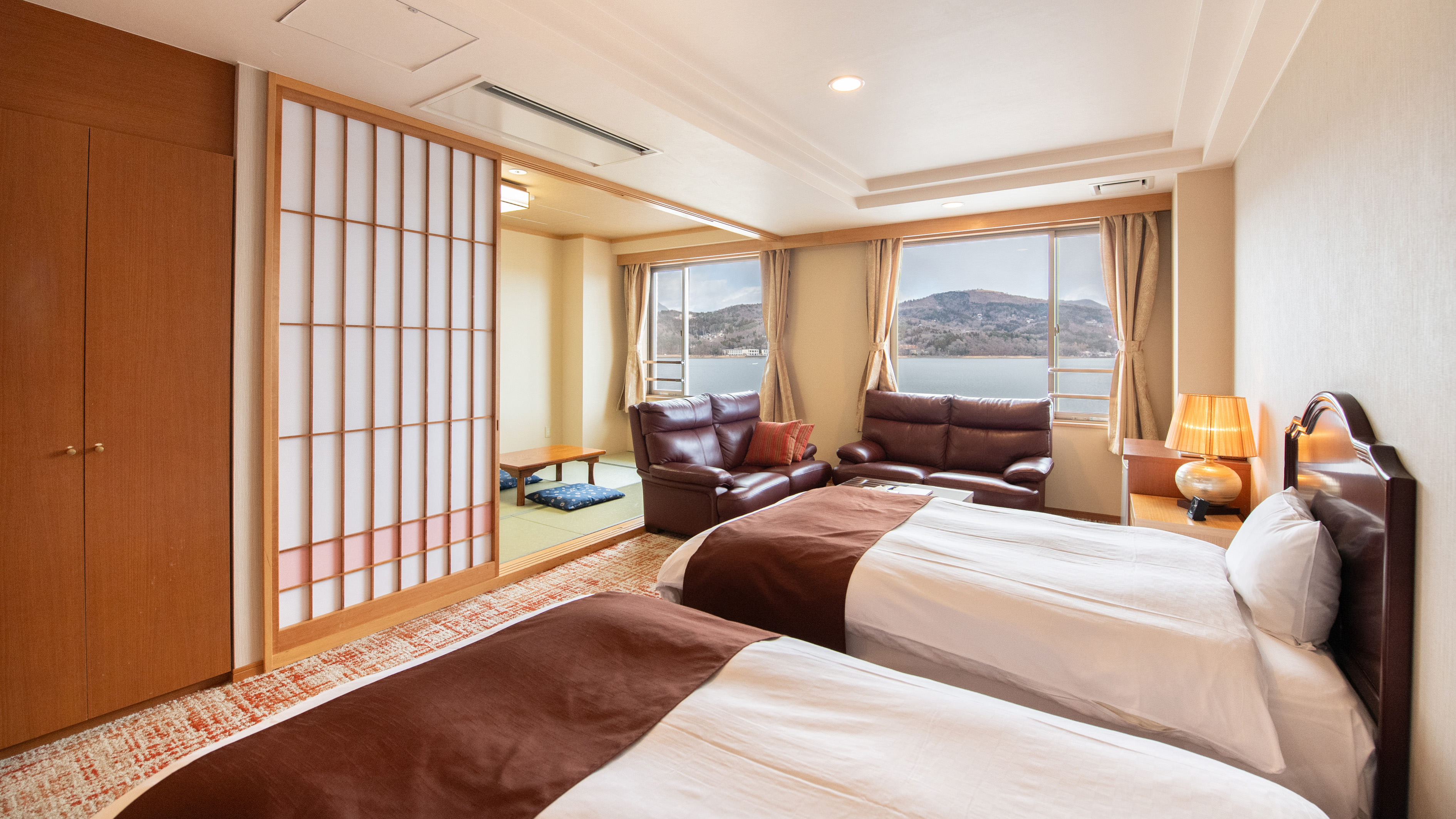 【山中湖ビュー客室】ジュニアスイート　50平米　禁煙