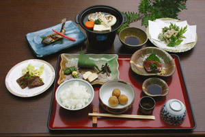 静かな自然のなかでゆったり郡上の幸を味わう