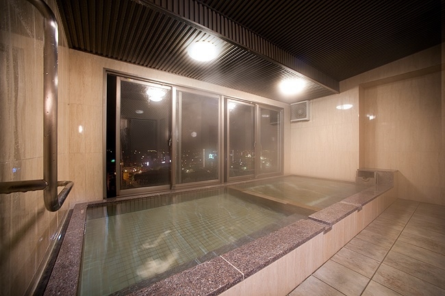 【通年プラン】素泊まり ベランダ喫煙 ビジネスや観光に最適♪1室1台駐車場無料！※大型車は除く