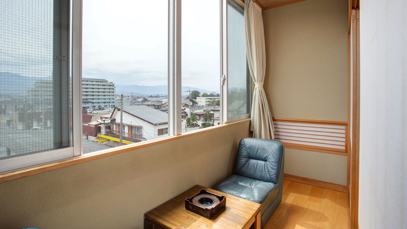 *【二間和室12畳+12畳（一例）】大きな窓から爽やかな風を入れることもできます