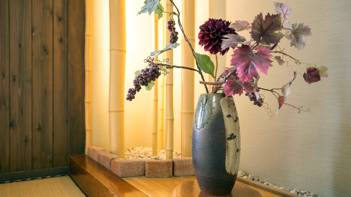 *【和室10畳（一例）】当館スタンダードのお部屋です。ごゆっくりお寛ぎくださいませ。