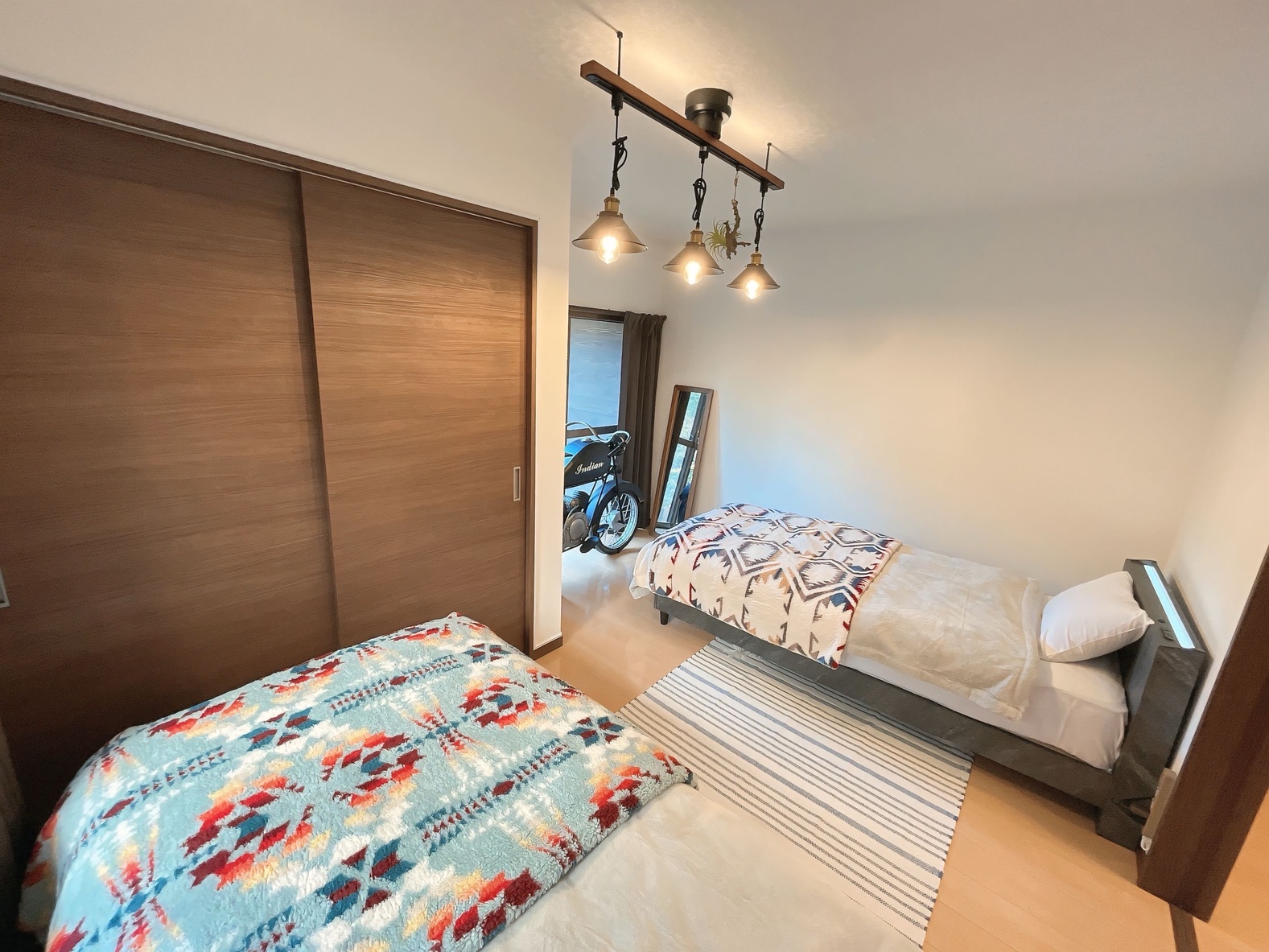 客室【すみれ】遊び心満載インテリア内装 客室専用陶器温泉風呂+BBQテラス[客室禁煙/テラス喫煙可]