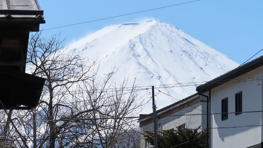 松屋の駐車場から見える富士山