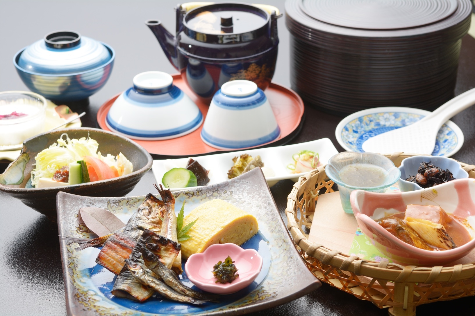 季節の天然魚介類会席　【部屋夕食または個室】