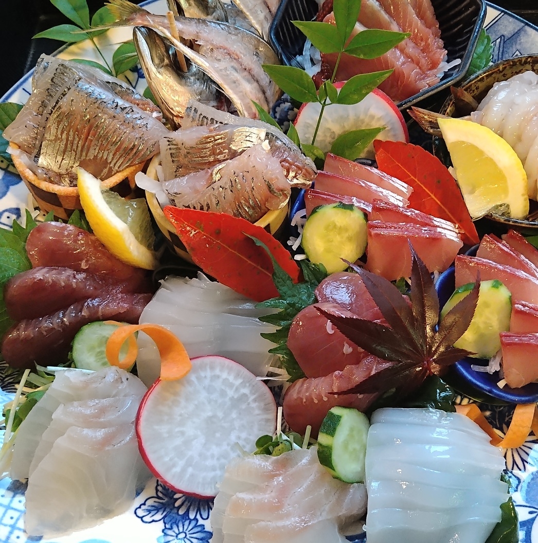 季節の天然魚介類会席　【部屋夕食または個室】