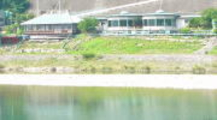 えびね温泉　当宿より約１０分内　〜日置川と美しい山々を眺めながら入浴できます〜