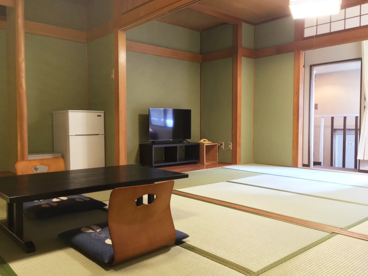 別館6畳二間　温泉付き客室