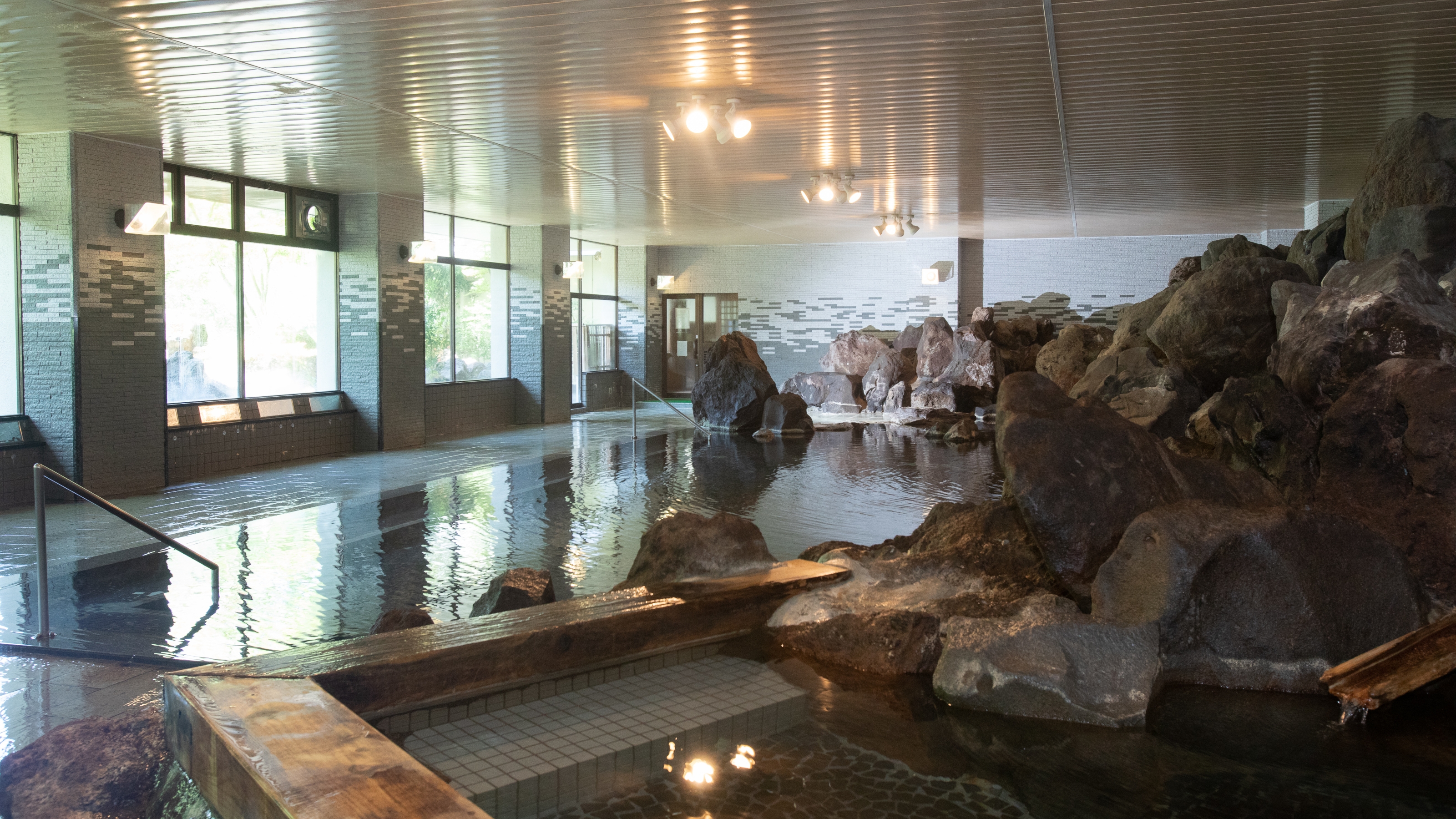 越後大湯温泉　ホテル湯元（伊東園ホテルズ）