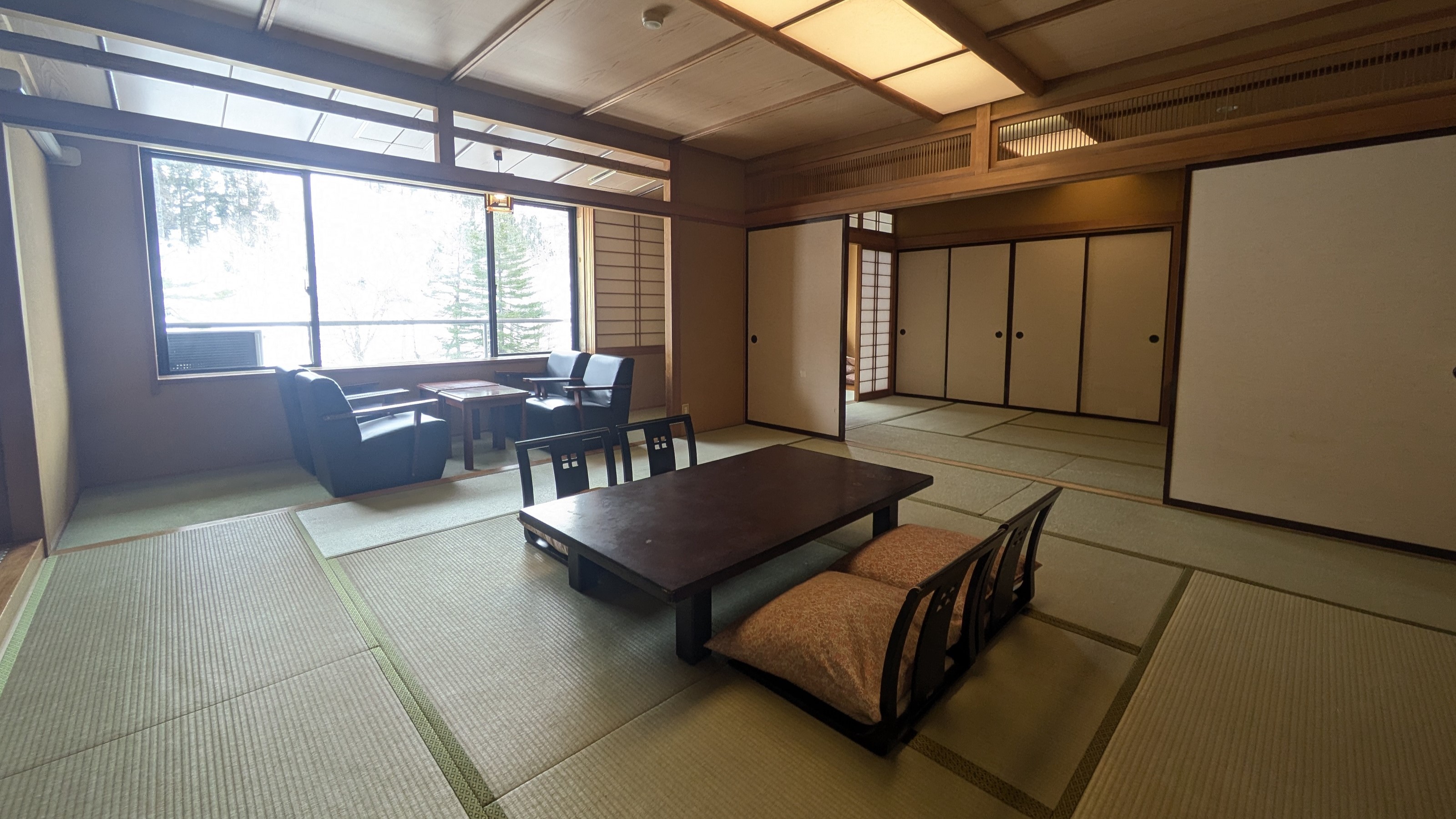 【本館二間】和室二間のお部屋となります(12.5畳+7.5畳)