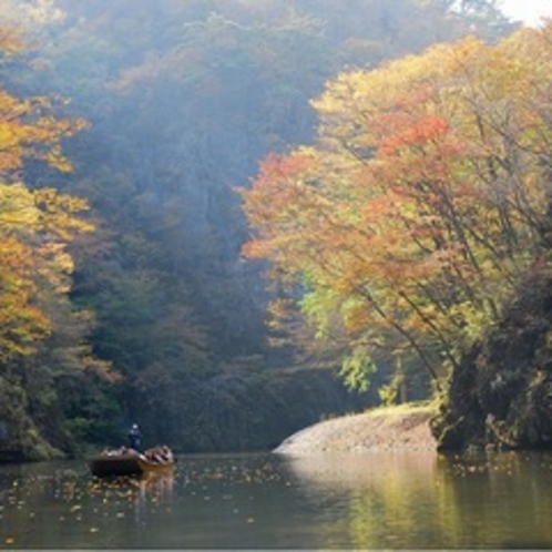 日本百景猊鼻渓（紅葉の季節）