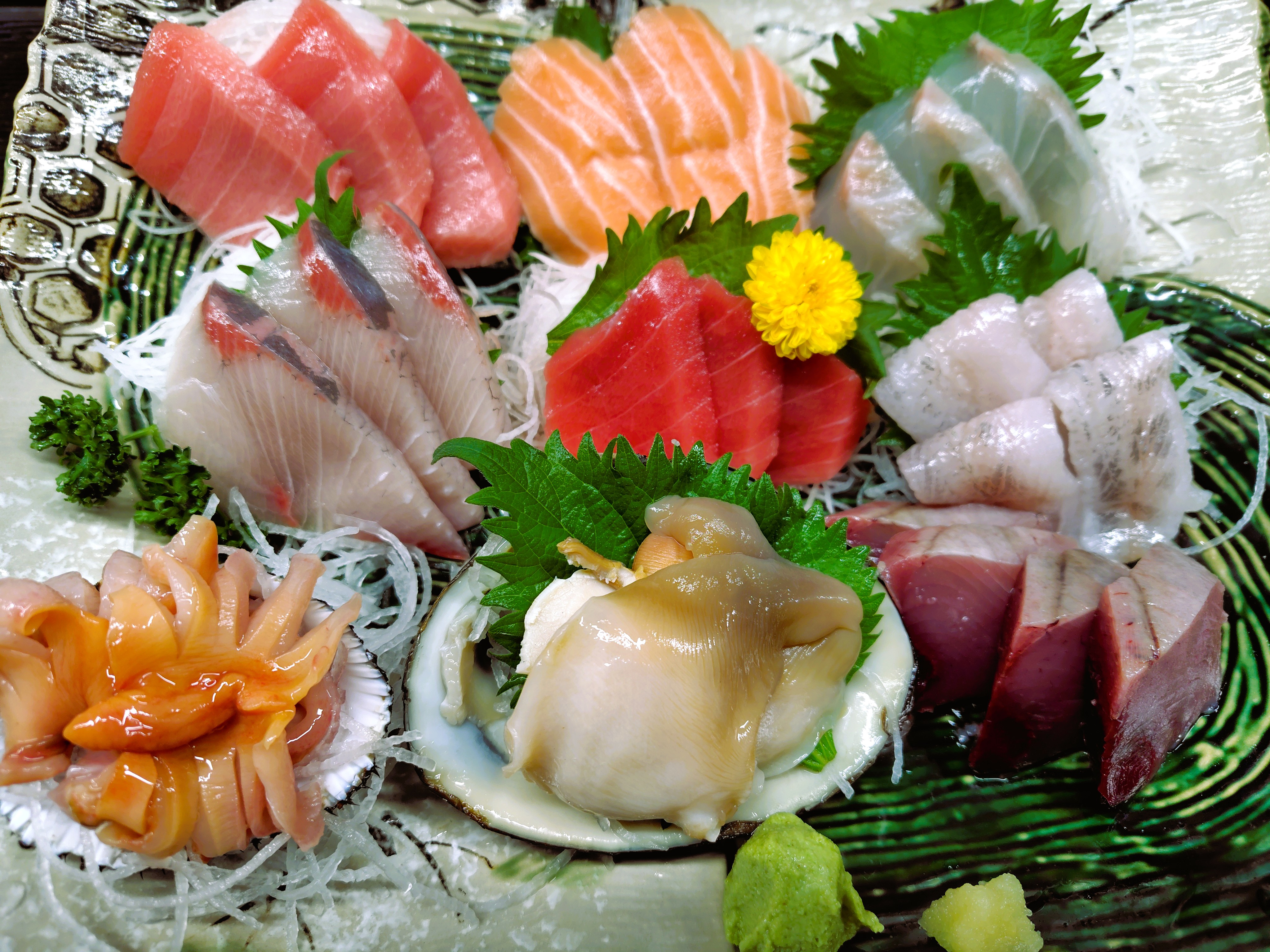 刺身盛り合わせ