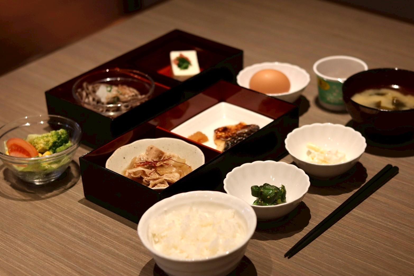 朝食