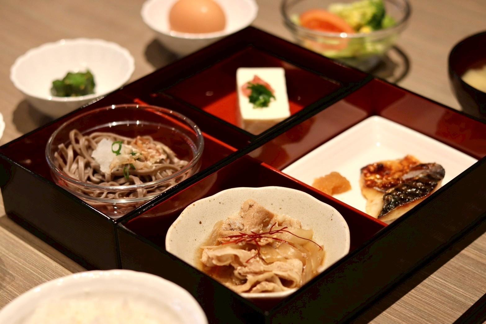 朝食
