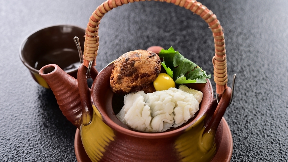 ＜10/1〜11/23 期間限定＞秋の味覚松茸料理三種★松茸会席【個室食】